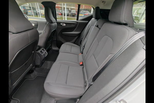 Volvo XC40 T2 130PK Momentum Business | BLIS | Camera Achter | PDC V+A | Carplay | Adapt. Cruise