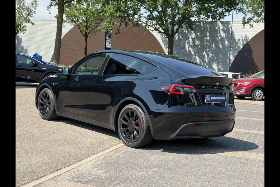 Tesla Model Y Performance AWD 75 kWh VAN: 42.900,- VOOR: 39.877,- UW WKVOORDEEL: 3.023,- | RIJKLAAR GELEVERD | 12 MND BOVAG GARANTIE | TESLA GARANTIE ACCU + AANDRIJFLIJN T/M 03-2031/ 240.000KM|