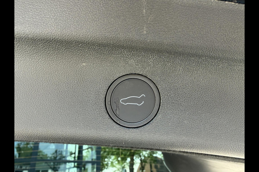 Tesla Model Y Performance AWD 75 kWh VAN: 42.900,- VOOR: 39.877,- UW WKVOORDEEL: 3.023,- | RIJKLAAR GELEVERD | 12 MND BOVAG GARANTIE | TESLA GARANTIE ACCU + AANDRIJFLIJN T/M 03-2031/ 240.000KM|