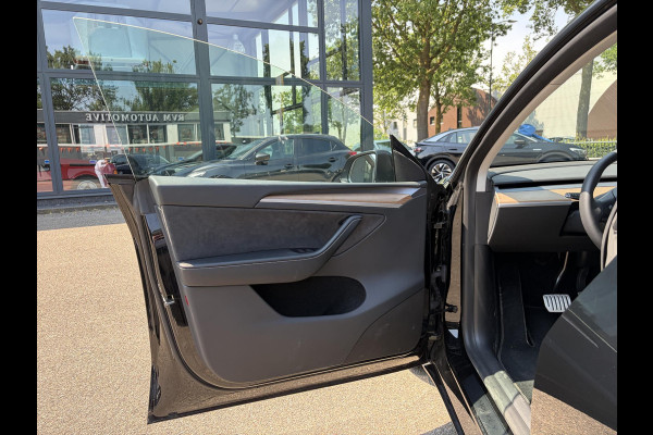 Tesla Model Y Performance AWD 75 kWh VAN: 42.900,- VOOR: 39.877,- UW WKVOORDEEL: 3.023,- | RIJKLAAR GELEVERD | 12 MND BOVAG GARANTIE | TESLA GARANTIE ACCU + AANDRIJFLIJN T/M 03-2031/ 240.000KM|