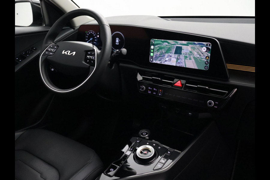 Kia Niro EV DYNAMICPLUSLINE 64.8 kWh + SCHUIFDAK | LEDER | HEAD-UP | CAMERA | SFEERVERLICHTING | ADAPTIVE CRUISE