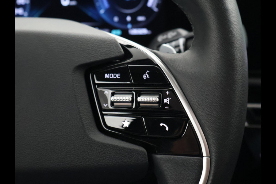 Kia Niro EV DYNAMICPLUSLINE 64.8 kWh + SCHUIFDAK | LEDER | HEAD-UP | CAMERA | SFEERVERLICHTING | ADAPTIVE CRUISE