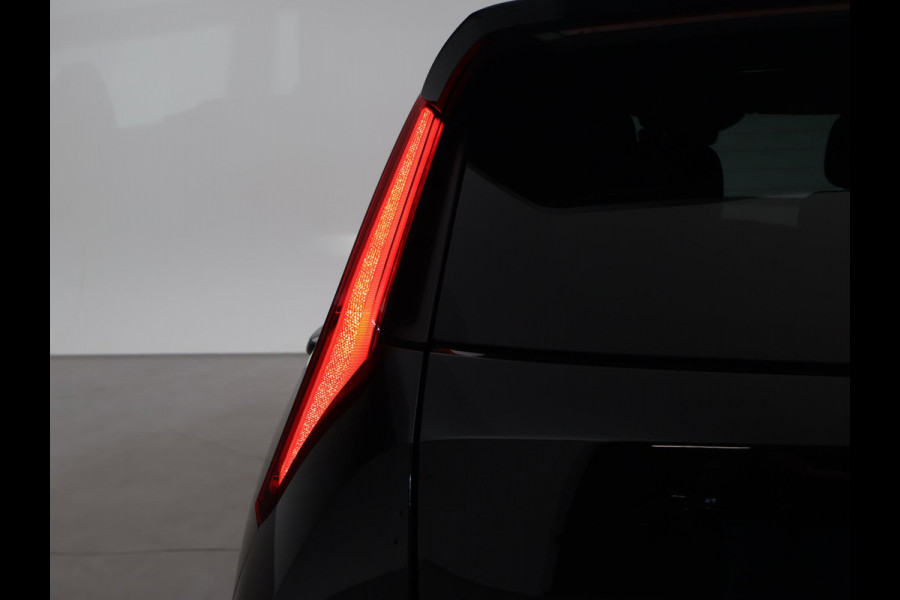 Kia Niro EV DYNAMICPLUSLINE 64.8 kWh + SCHUIFDAK | LEDER | HEAD-UP | CAMERA | SFEERVERLICHTING | ADAPTIVE CRUISE