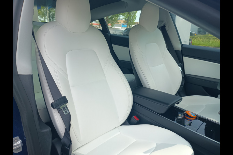 Tesla Model 3 Standard RWD Plus 60 kWh / SoH 87,5% / Trekhaak / Autopilot / Panoramadak / Camera / Premium Audio / 19'' / Leder