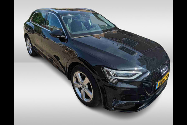 Audi e-tron e-tron 50 quattro Launch edition plus 71 kWh / Panoramadak / Camera / Luchtvering / Intr.voorverwarming / Leder&Alcantara / 20'' / Navigatie / DAB / Stoelverwarming / ACC