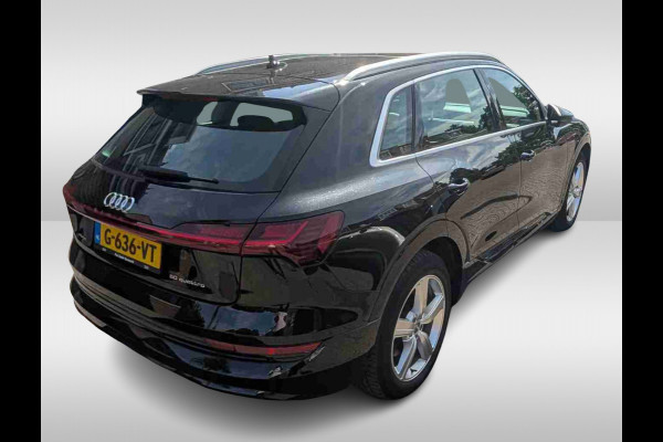 Audi e-tron e-tron 50 quattro Launch edition plus 71 kWh / Panoramadak / Camera / Luchtvering / Intr.voorverwarming / Leder&Alcantara / 20'' / Navigatie / DAB / Stoelverwarming / ACC
