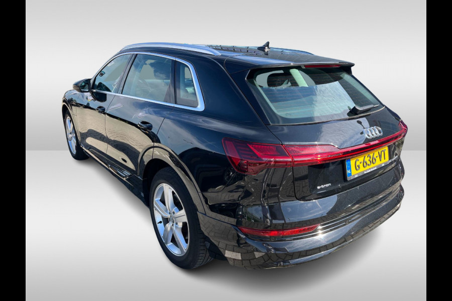 Audi e-tron e-tron 50 quattro Launch edition plus 71 kWh / Panoramadak / Camera / Luchtvering / Intr.voorverwarming / Leder&Alcantara / 20'' / Navigatie / DAB / Stoelverwarming / ACC