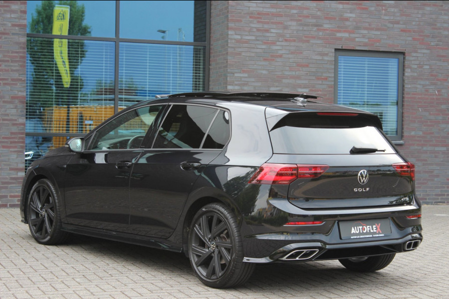 Volkswagen Golf 1.5 eTSI R-Line pano / IQ light