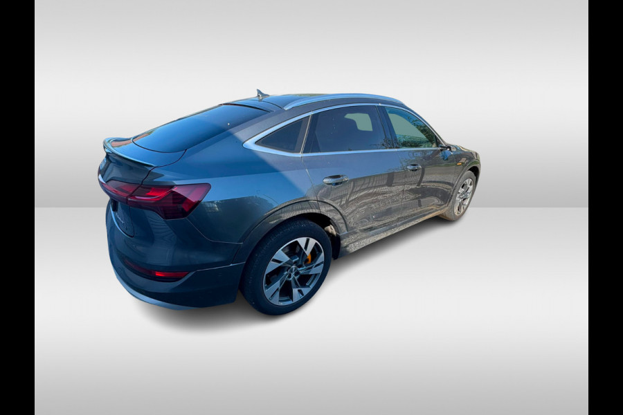 Audi e-tron Sportback 55 quattro S edition 95 kWh / Trekhaak / Panoramadak / 360Camera / RS Seats / Luchtvering / Keyless / 21'' / CarPlay / Matrix LED / Stoelverwarming / DAB / ACC