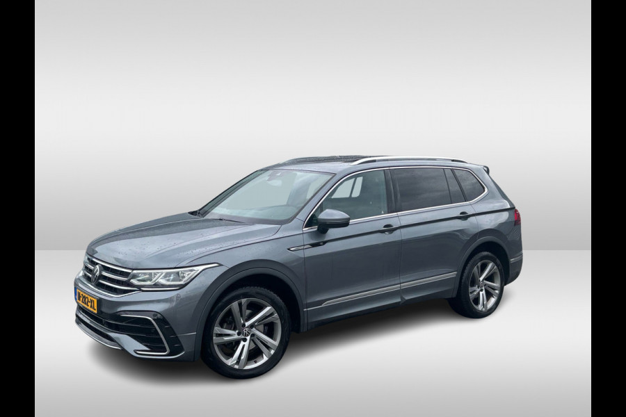 Volkswagen Tiguan Allspace 1.5 TSI R-Line Business+ 7p. / Trekhaak / Panoramadak / Camera / CarPlay / Keyless / 19'' / Mattrix LED / Stoelverwarming / DAB / ACC