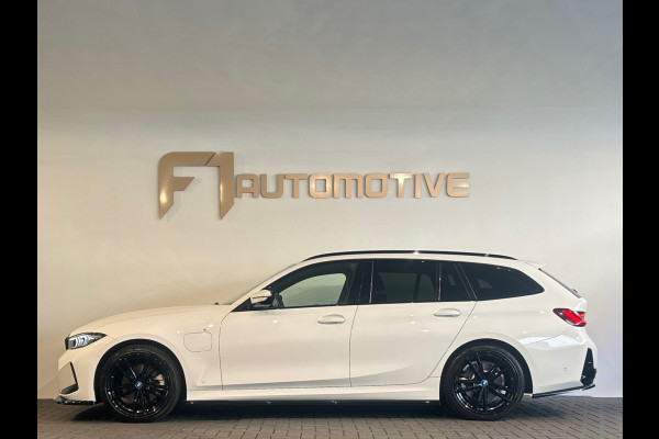 BMW 3 Serie Touring 330e M Sport HuD|Keyless|Sfeer|Camera