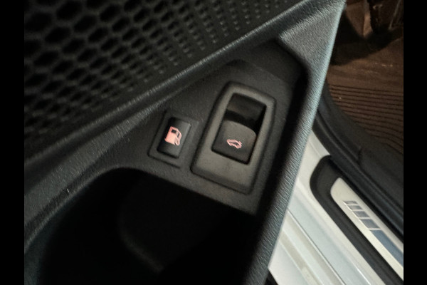 BMW 3 Serie Touring 330e M Sport HuD|Keyless|Sfeer|Camera