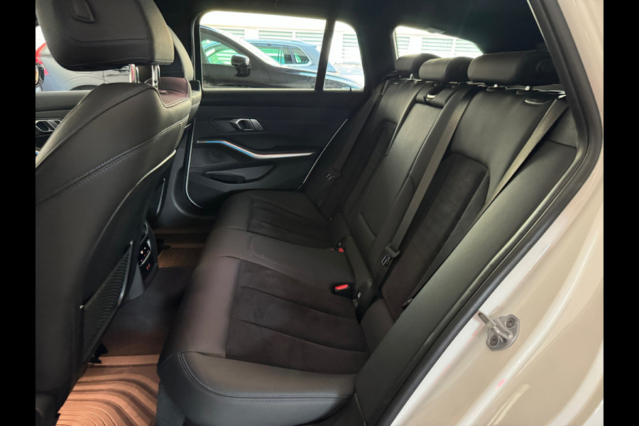 BMW 3 Serie Touring 330e M Sport HuD|Keyless|Sfeer|Camera