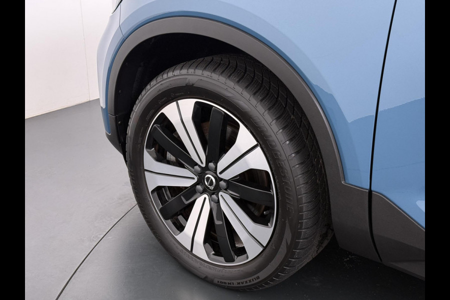 Volvo C40 Recharge Core 69 kWh SOH 93%|VOLVO DEALER ONDERHOUDEN| ACHTERUITRIJCAMERA| PANORAMADAK| STOEL + STUURVERWARMING| RIJKLAARPRIJS INCL. 12 MAANDEN BOVAG GARANTIE|