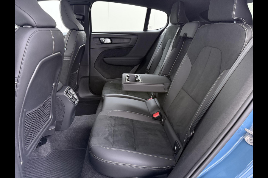 Volvo C40 Recharge Core 69 kWh SOH 93%|VOLVO DEALER ONDERHOUDEN| ACHTERUITRIJCAMERA| PANORAMADAK| STOEL + STUURVERWARMING| RIJKLAARPRIJS INCL. 12 MAANDEN BOVAG GARANTIE|