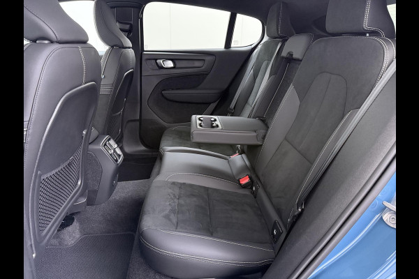 Volvo C40 Recharge Core 69 kWh SOH 93%|VOLVO DEALER ONDERHOUDEN| ACHTERUITRIJCAMERA| PANORAMADAK| STOEL + STUURVERWARMING| RIJKLAARPRIJS INCL. 12 MAANDEN BOVAG GARANTIE|