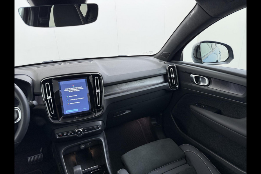 Volvo C40 Recharge Core 69 kWh SOH 93%|VOLVO DEALER ONDERHOUDEN| ACHTERUITRIJCAMERA| PANORAMADAK| STOEL + STUURVERWARMING| RIJKLAARPRIJS INCL. 12 MAANDEN BOVAG GARANTIE|