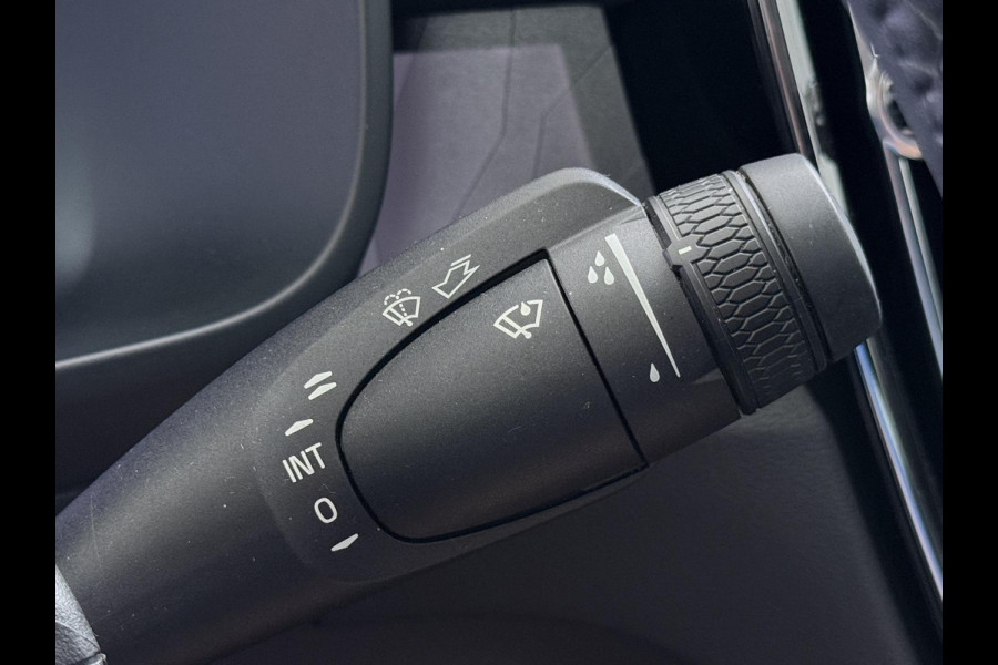 Volvo C40 Recharge Core 69 kWh SOH 93%|VOLVO DEALER ONDERHOUDEN| ACHTERUITRIJCAMERA| PANORAMADAK| STOEL + STUURVERWARMING| RIJKLAARPRIJS INCL. 12 MAANDEN BOVAG GARANTIE|