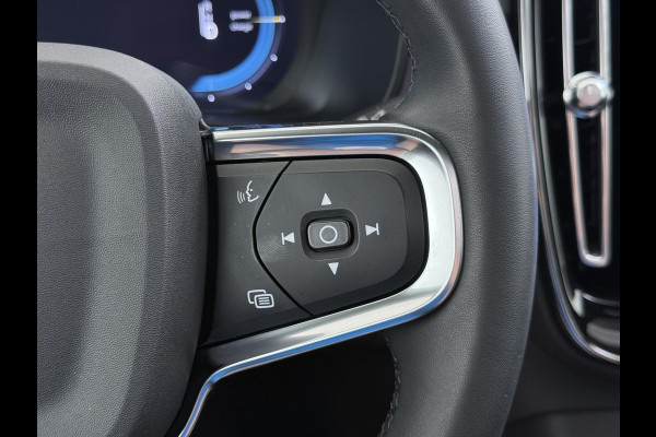 Volvo C40 Recharge Core 69 kWh SOH 93%|VOLVO DEALER ONDERHOUDEN| ACHTERUITRIJCAMERA| PANORAMADAK| STOEL + STUURVERWARMING| RIJKLAARPRIJS INCL. 12 MAANDEN BOVAG GARANTIE|