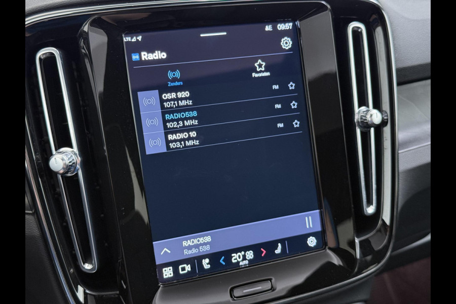 Volvo C40 Recharge Core 69 kWh SOH 93%|VOLVO DEALER ONDERHOUDEN| ACHTERUITRIJCAMERA| PANORAMADAK| STOEL + STUURVERWARMING| RIJKLAARPRIJS INCL. 12 MAANDEN BOVAG GARANTIE|