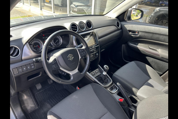 Suzuki Vitara 1.4 Boosterjet Smart Hybrid Select Two-Tone | Dodehoekherkenning, CarPlay, Camera, Stoelverwarming, 1500KG Trekgewicht