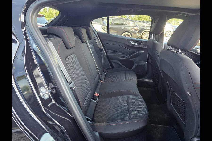 Ford Focus 1.0 EcoBoost Hybrid ST Line X 155 pk automaat | Full led | Adaptrive cruise | Dodehoekdetectie | Camera | 18'' | Virtual cockpit | Keyless etc.
