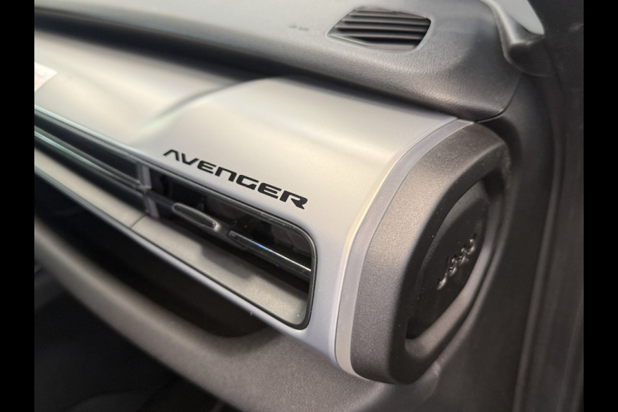 Jeep Avenger Altitude 54 kWh SOH 97% Navi PDC ACC Carplay/Android Auto 24 Maanden garantie* (Vraag naar de voorwaarden)
