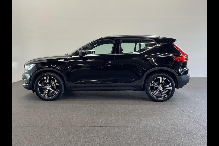 Volvo XC40 1.5 T5 Recharge Inscription Navigatie Apple Carplay Android Auto Camera Parkeersensoren Cruise Control Leder Full LED Stoel- en stuurverwarming Climate Control Lichtmetalen velgen