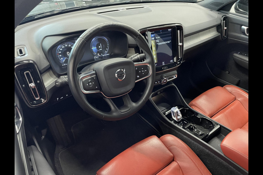 Volvo XC40 1.5 T5 Recharge Inscription Navigatie Apple Carplay Android Auto Camera Parkeersensoren Cruise Control Leder Full LED Stoel- en stuurverwarming Climate Control Lichtmetalen velgen