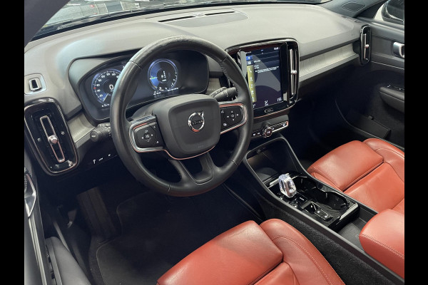 Volvo XC40 1.5 T5 Recharge Inscription Navigatie Apple Carplay Android Auto Camera Parkeersensoren Cruise Control Leder Full LED Stoel- en stuurverwarming Climate Control Lichtmetalen velgen