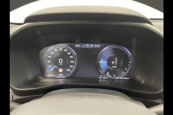 Volvo XC40 1.5 T5 Recharge Inscription Navigatie Apple Carplay Android Auto Camera Parkeersensoren Cruise Control Leder Full LED Stoel- en stuurverwarming Climate Control Lichtmetalen velgen