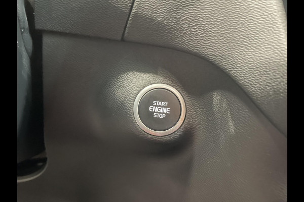 Volvo XC40 1.5 T5 Recharge Inscription Navigatie Apple Carplay Android Auto Camera Parkeersensoren Cruise Control Leder Full LED Stoel- en stuurverwarming Climate Control Lichtmetalen velgen
