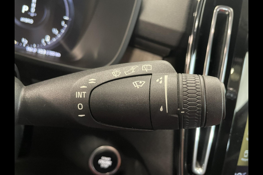 Volvo XC40 1.5 T5 Recharge Inscription Navigatie Apple Carplay Android Auto Camera Parkeersensoren Cruise Control Leder Full LED Stoel- en stuurverwarming Climate Control Lichtmetalen velgen