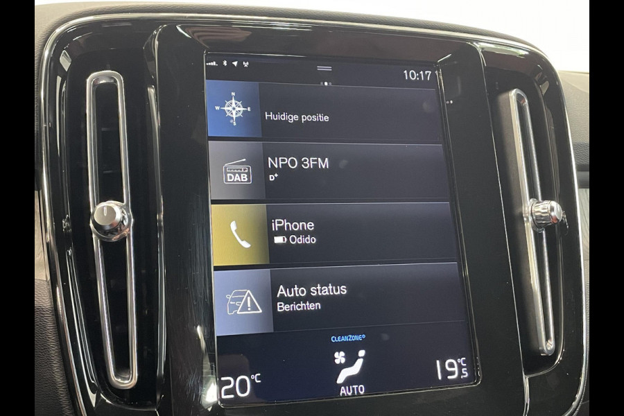 Volvo XC40 1.5 T5 Recharge Inscription Navigatie Apple Carplay Android Auto Camera Parkeersensoren Cruise Control Leder Full LED Stoel- en stuurverwarming Climate Control Lichtmetalen velgen