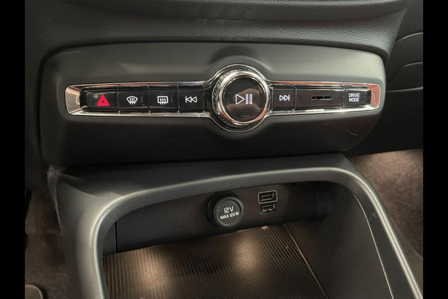 Volvo XC40 1.5 T5 Recharge Inscription Navigatie Apple Carplay Android Auto Camera Parkeersensoren Cruise Control Leder Full LED Stoel- en stuurverwarming Climate Control Lichtmetalen velgen