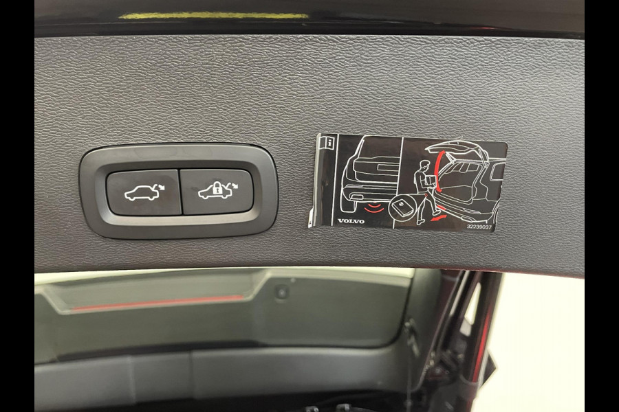 Volvo XC40 1.5 T5 Recharge Inscription Navigatie Apple Carplay Android Auto Camera Parkeersensoren Cruise Control Leder Full LED Stoel- en stuurverwarming Climate Control Lichtmetalen velgen