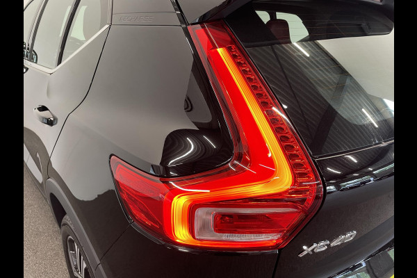 Volvo XC40 1.5 T5 Recharge Inscription Navigatie Apple Carplay Android Auto Camera Parkeersensoren Cruise Control Leder Full LED Stoel- en stuurverwarming Climate Control Lichtmetalen velgen