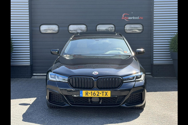 BMW 5 Serie Touring 530e M-Sport | Panoramadak | Camera | Head-Up Display | Elektrische Trekhaak | Elektrische Achterklep |