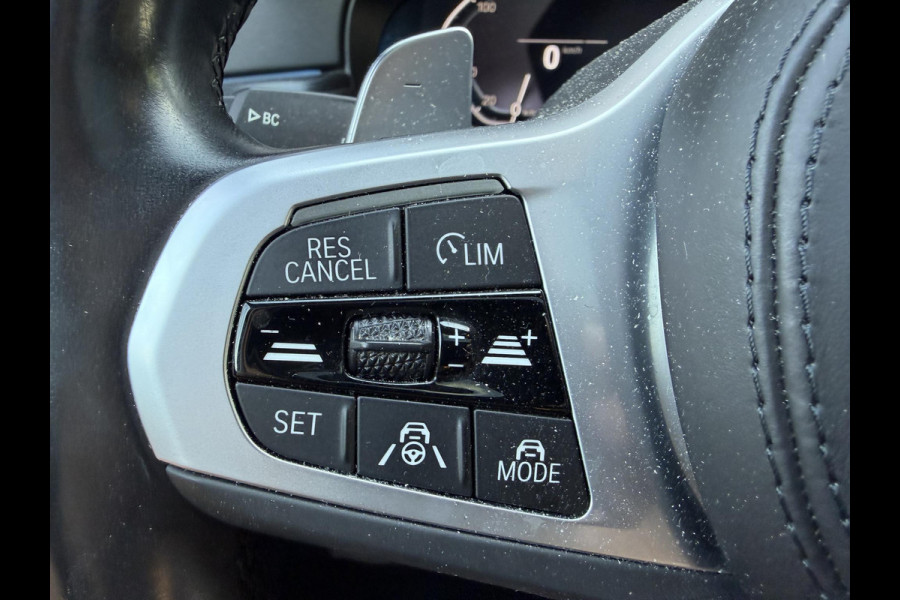 BMW 5 Serie Touring 530e M-Sport | Panoramadak | Camera | Head-Up Display | Elektrische Trekhaak | Elektrische Achterklep |