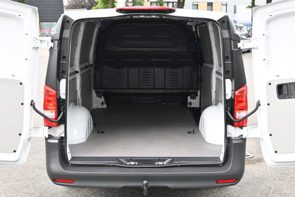 Mercedes-Benz Vito 116 CDI L2 Pro MBUX Navigatie, Trekhaak, Etc.