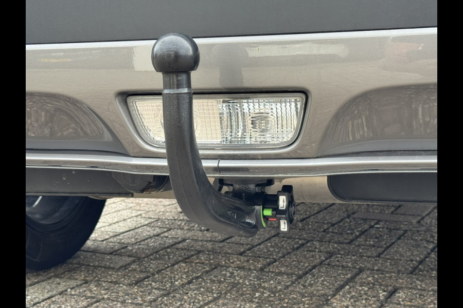 Suzuki Vitara 1.5 Hybrid Style AllGrip Comfort + Automaat Pano Trekhaak Navi Camera Carplay Cliam