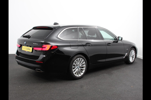 BMW 5 Serie Touring 530e Business PHEV AUTOMAAT Adaptieve cruise control LED Leder Navigatie Stoelverwarming Achteruitrijcamera Sfeerverlichting Lane assist Climate control Apple Carplay/ Android Auto