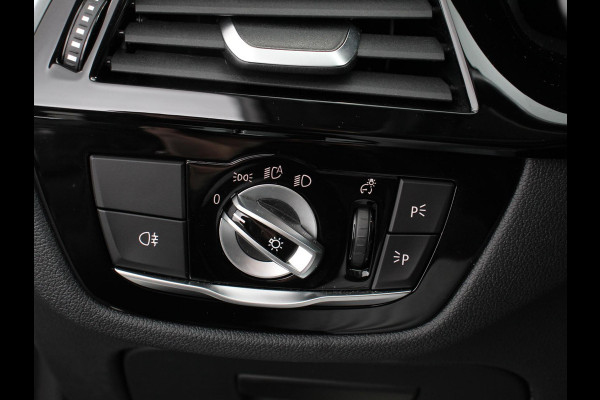 BMW 5 Serie Touring 530e Business PHEV AUTOMAAT Adaptieve cruise control LED Leder Navigatie Stoelverwarming Achteruitrijcamera Sfeerverlichting Lane assist Climate control Apple Carplay/ Android Auto