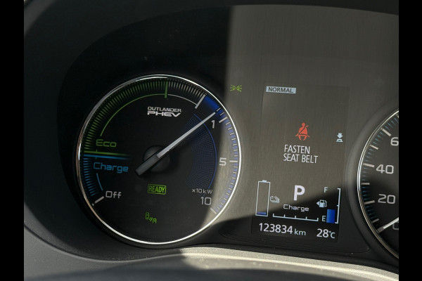 Mitsubishi Outlander 2.4 PHEV Intense+ Schuidak|360cam|Dealer Onderhouden