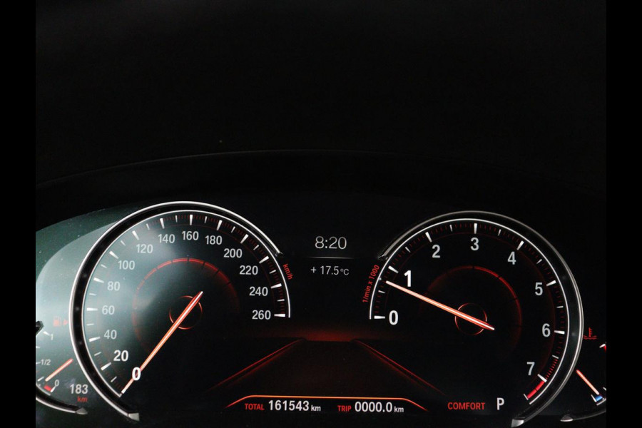 BMW 5 Serie 520i M Sport | Alcantara | Sfeerverlichting | Trekhaak | Navigatie Professional | Full LED | Sportstoelen | Parkeerhulp | Cruise control | Keyless start | Climate control | Bluetooth
