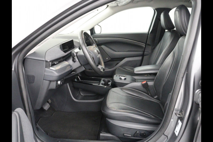 Ford Mustang Mach-E Extended RWD 98 kWh | SOH 93,1% | Panoramadak | 360 Camera | Leder | Stoel & stuurverwarming | B&O Sound | Carplay | Keyless | Memory | Adaptive cruise | Navigatie