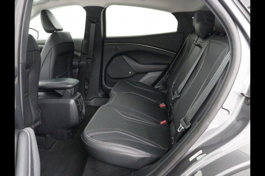 Ford Mustang Mach-E Extended RWD 98 kWh | SOH 93,1% | Panoramadak | 360 Camera | Leder | Stoel & stuurverwarming | B&O Sound | Carplay | Keyless | Memory | Adaptive cruise | Navigatie