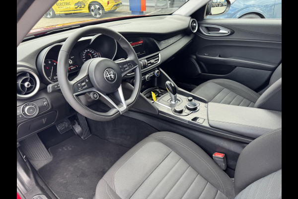 Alfa Romeo Giulia 2.0T 200pk | Trekhaak | 1.600kg Trekgewicht | Navigatie