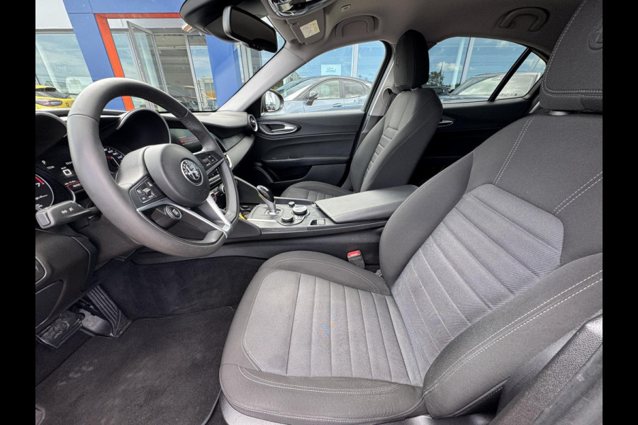 Alfa Romeo Giulia 2.0T 200pk | Trekhaak | 1.600kg Trekgewicht | Navigatie