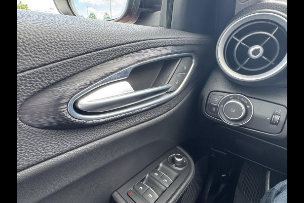 Alfa Romeo Giulia 2.0T 200pk | Trekhaak | 1.600kg Trekgewicht | Navigatie